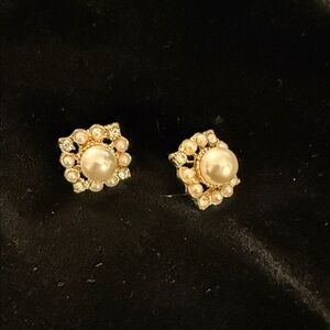 Elegant Gold Pearl Stud Earrings